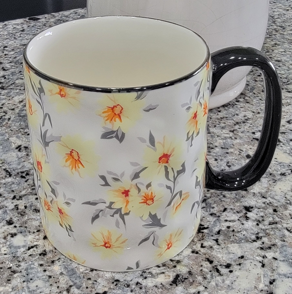 10 Strawberry Street Artisan Collection Dimpled  Mug with Black Handle